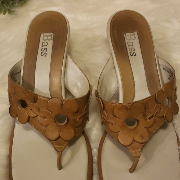 Bass Sandals 3" heel Olive green - Picture 8 of 9